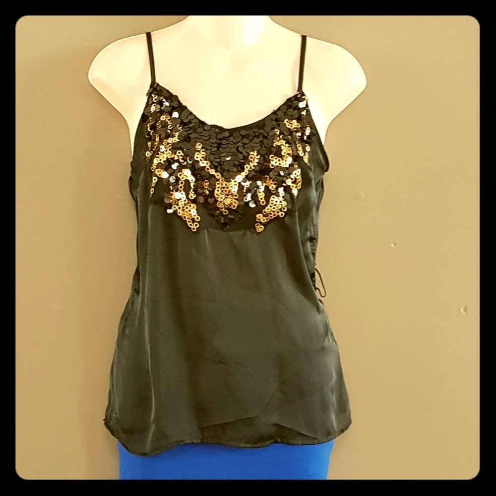 🥂 5/$25 Sexy little sequined camisole.